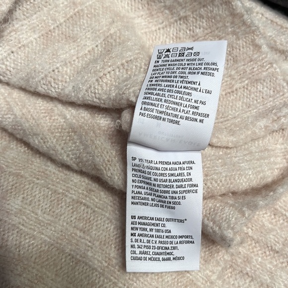 American Eagle Sweater Women’s Size Medium - Picture 6 of 7